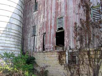 The Barn Log Photographs - August 20, 2004