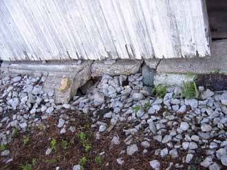 The Barn Log Photographs - August 22, 2004