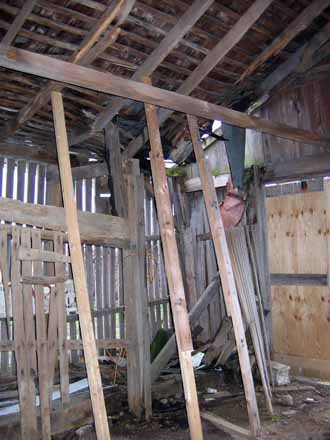 The Barn Log Photographs - November 22, 2004