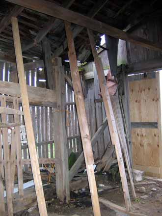 The Barn Log Photographs - November 22, 2004