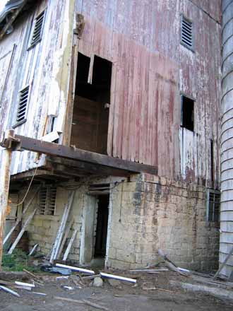 The Barn Log Photographs - October 27, 2005