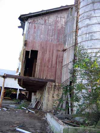 The Barn Log Photographs - October 27, 2005